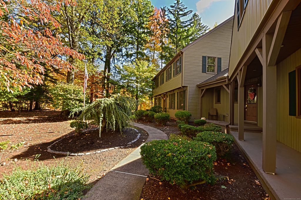 Photo of 266 Farmington Avenue, Berlin, CT 06037 (MLS # 24128631)