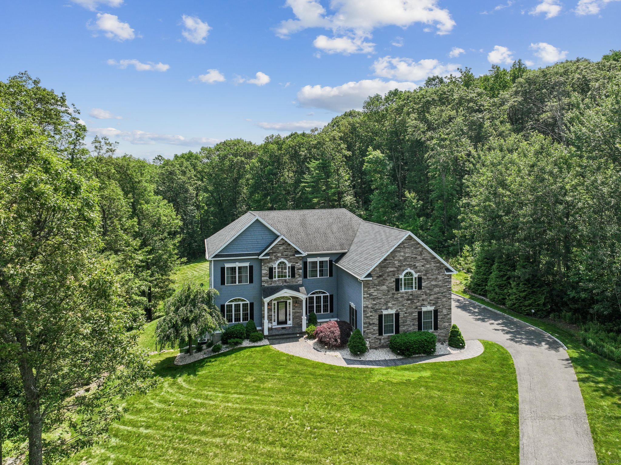 Property for Sale at Laurelwood Drive, Southington, Connecticut - Bedrooms: 4 
Bathrooms: 4 
Rooms: 9  - $949,900