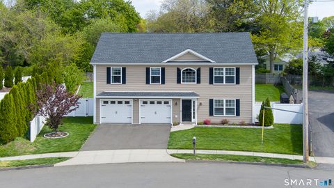 Photo of 20 Twin Oaks Terrace, Milford, CT 06460 (MLS # 24176021)