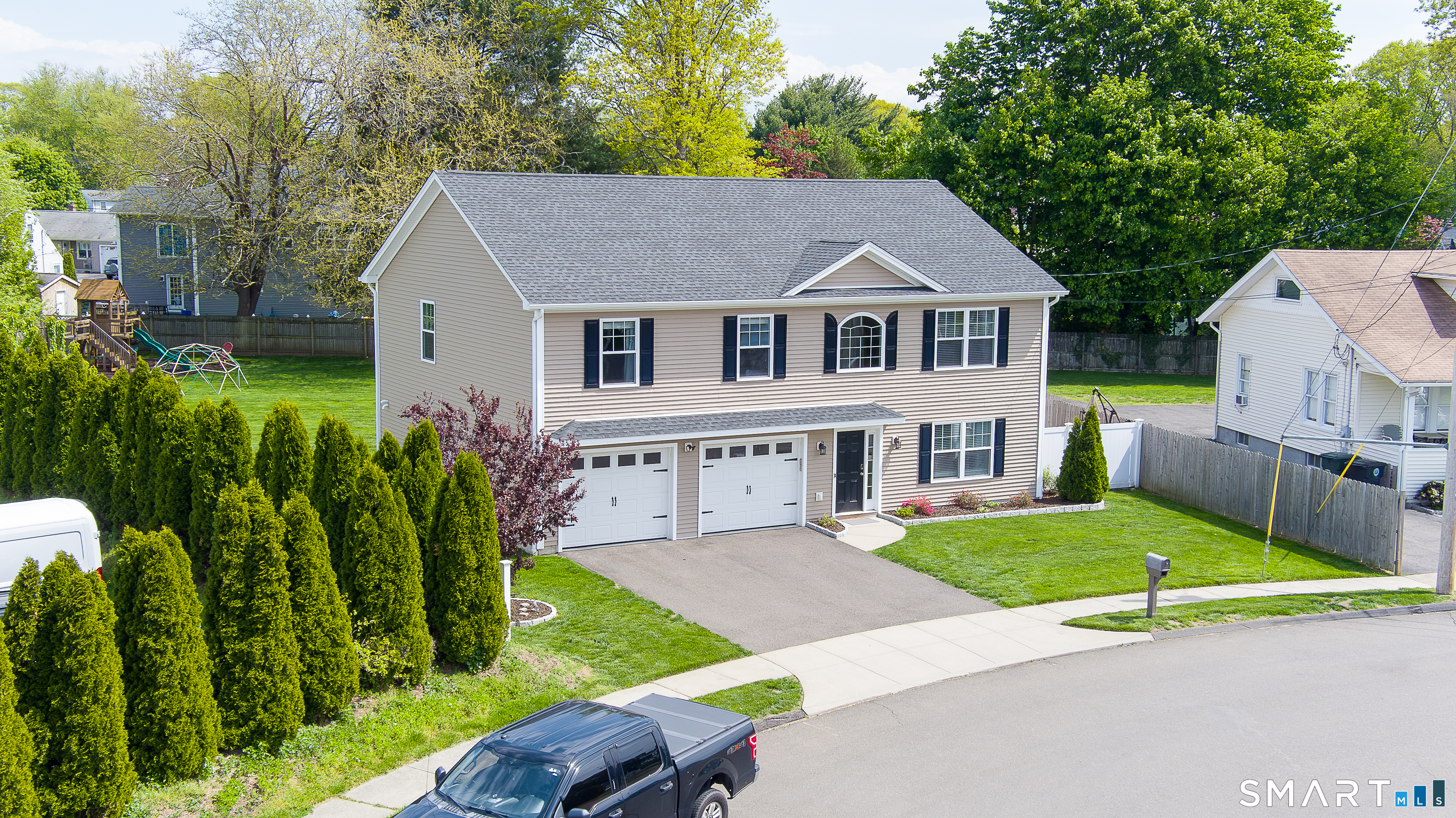 20 Twin Oaks Terrace