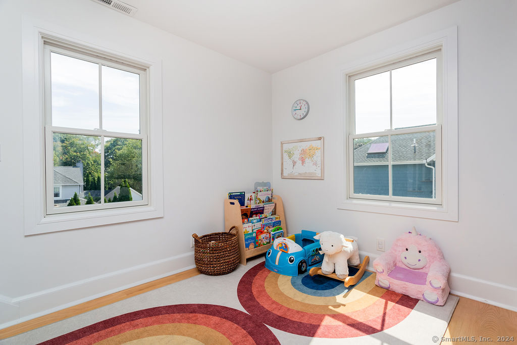 39 Riverside Avenue, Greenwich, Connecticut image 20