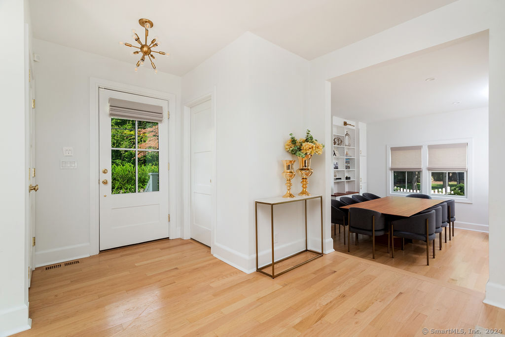 39 Riverside Avenue, Greenwich, Connecticut image 2