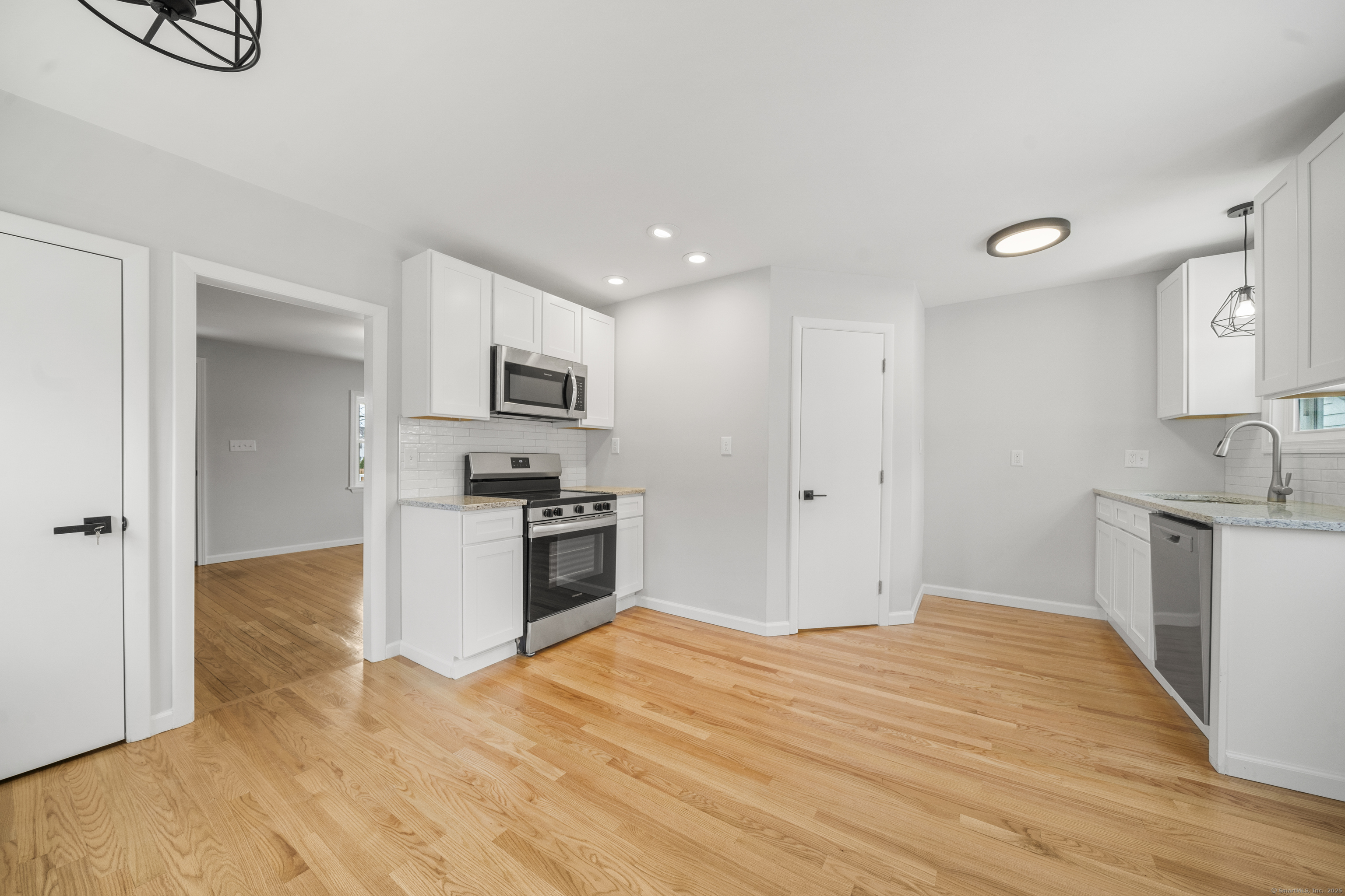 12 Smith Street, Windsor Locks, Connecticut image 5