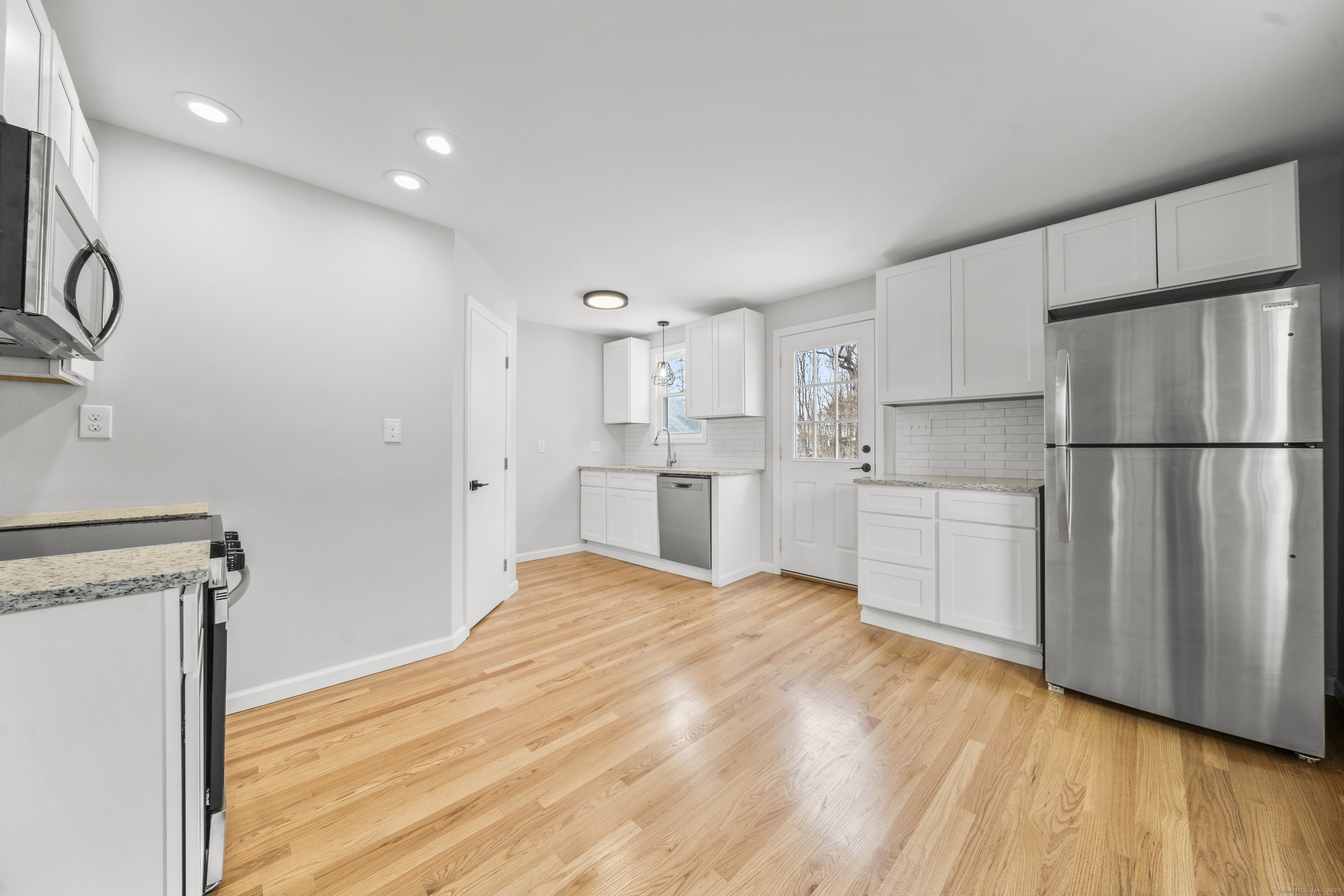 12 Smith Street, Windsor Locks, Connecticut image 3