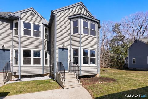 32 Rushford Meade 32 Granby CT 06035