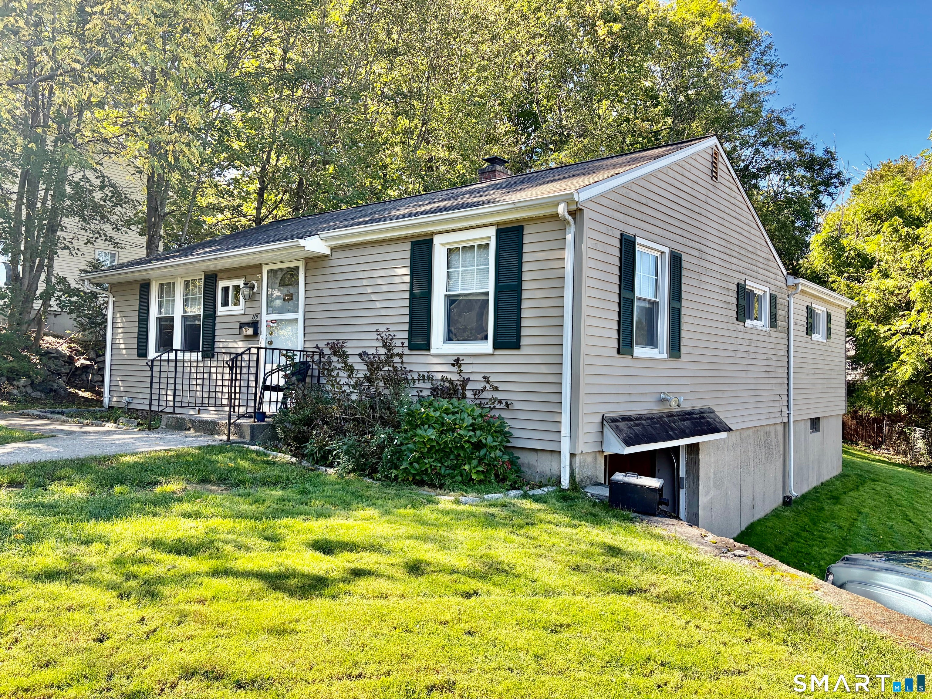 115 Dracut Avenue