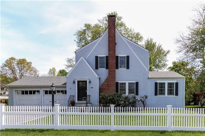 Photo 1 of 23 Renshaw Road, Darien, Connecticut, $1,008,000, Web #: 99146588