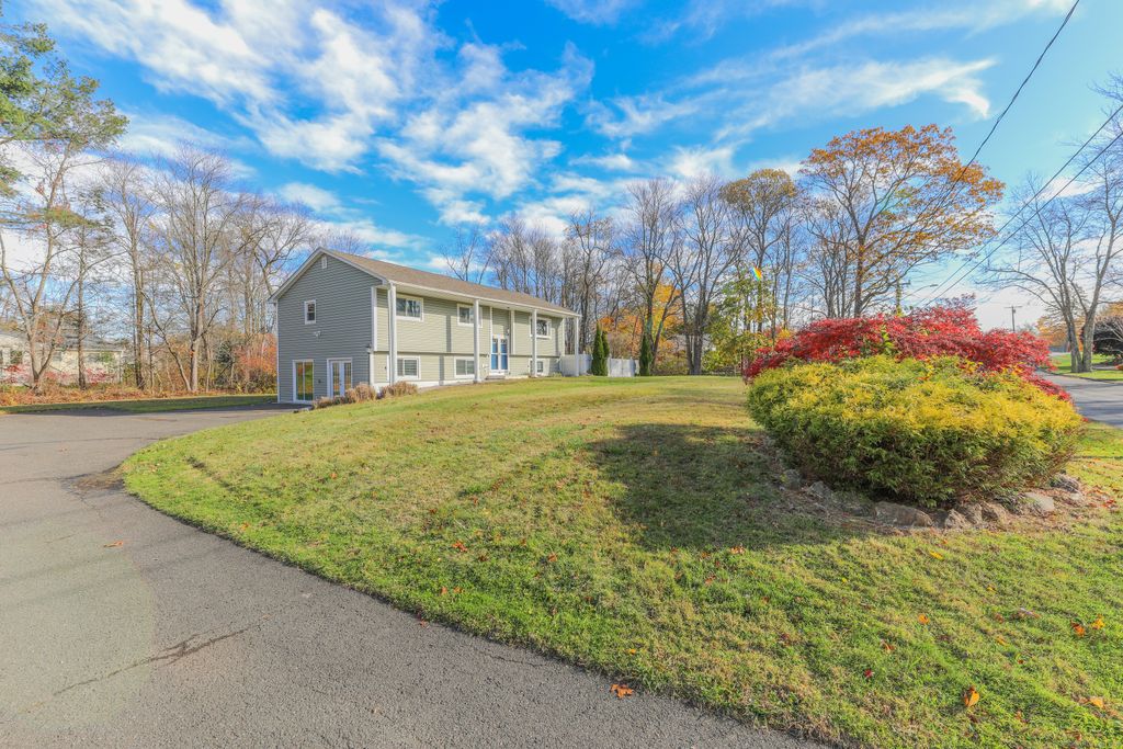 Photo of 3 Powder Horn Ridge, Danbury, CT 06811 (MLS # 24133689)
