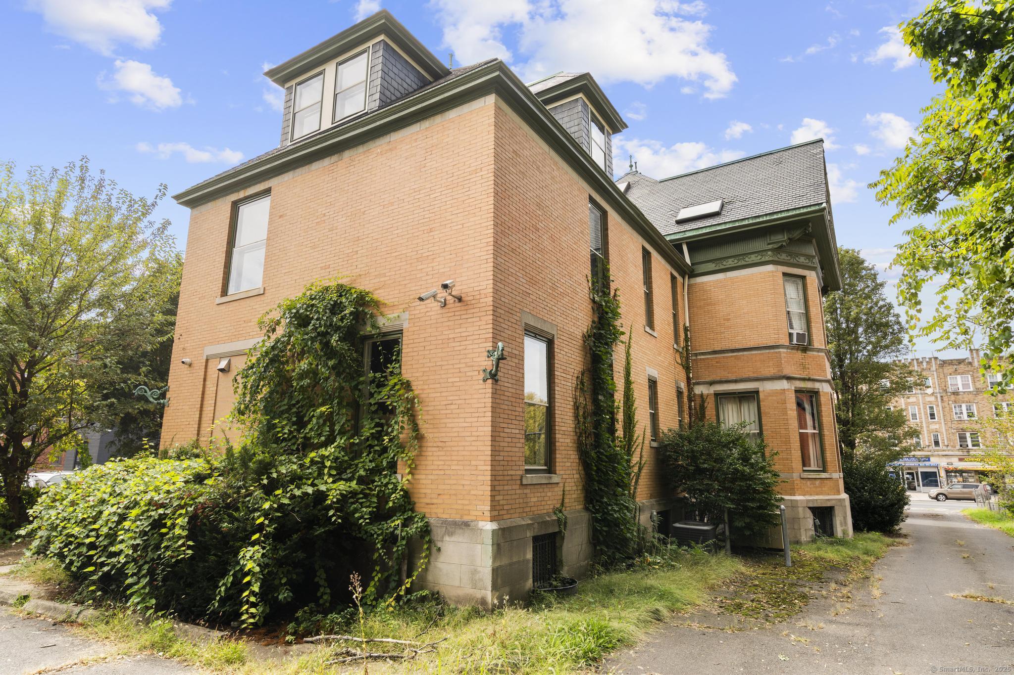 14 Wethersfield Avenue