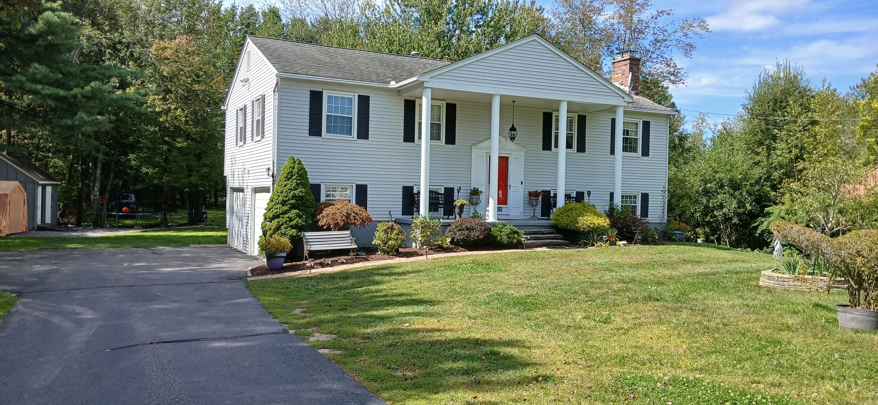 Torrington, Connecticut 06790, United States, 3 Bedrooms Bedrooms, ,3 BathroomsBathrooms,Residential,Pending,209019
