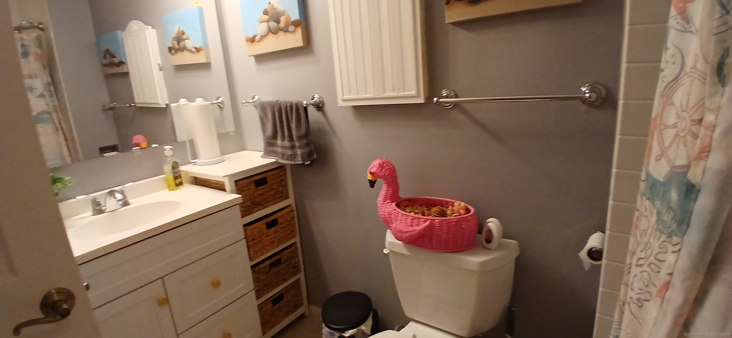 Torrington, Connecticut 06790, United States, 3 Bedrooms Bedrooms, ,3 BathroomsBathrooms,Residential,Pending,209019