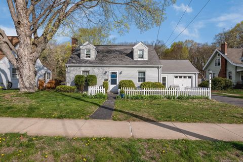 112 E Main Street, Branford, CT 06405 - #: 24089181