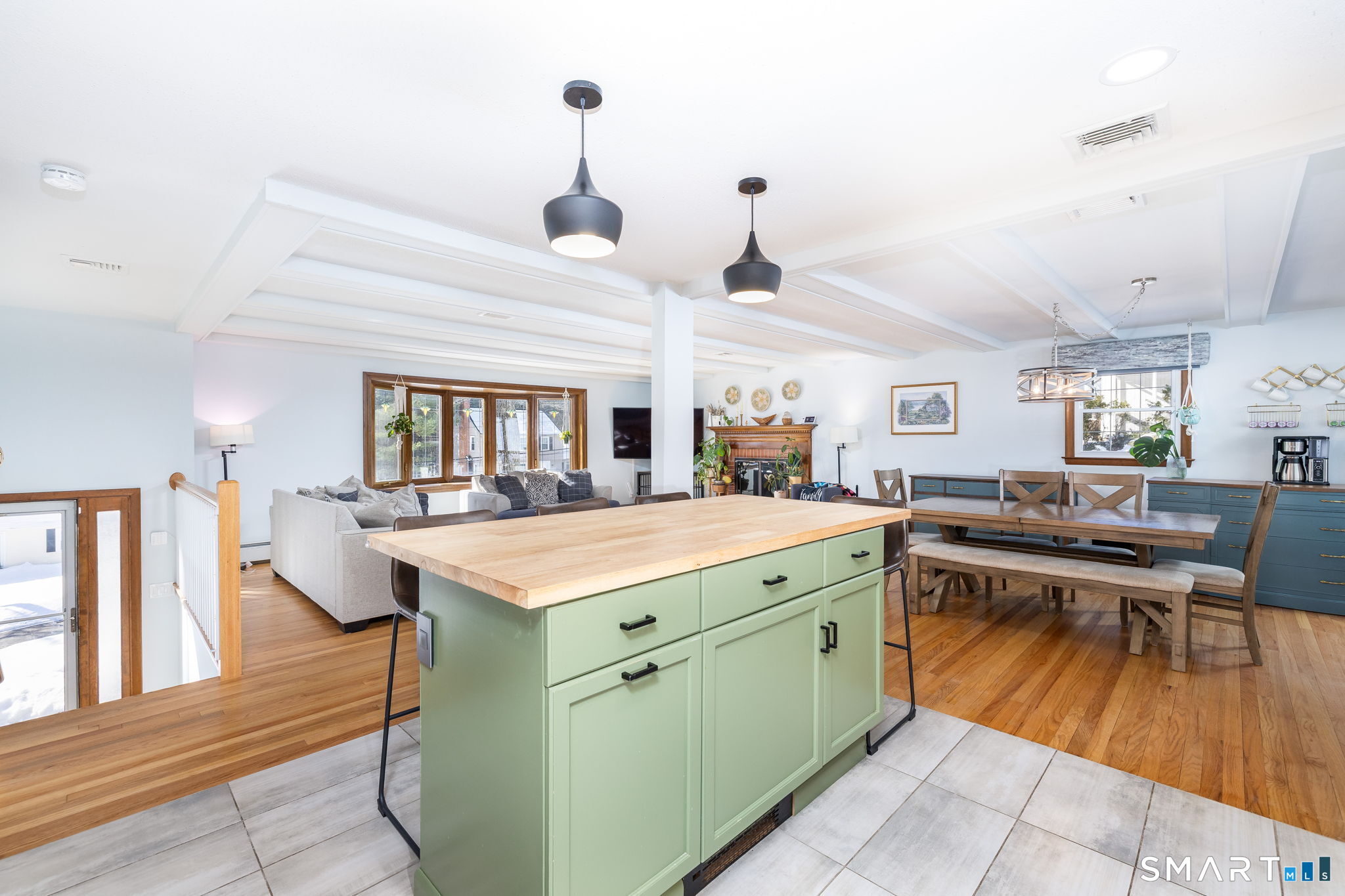 95 Lakewood Circle South