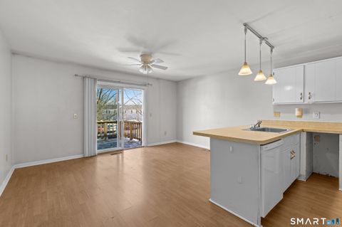 Tiny photo for 5 Deer Run #5, Bethel, CT 06801 (MLS # 24156380)