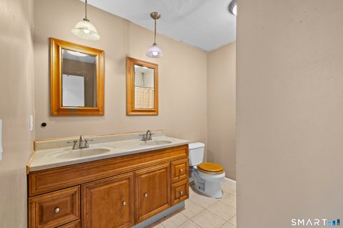 Tiny photo for 5 Deer Run #5, Bethel, CT 06801 (MLS # 24156380)