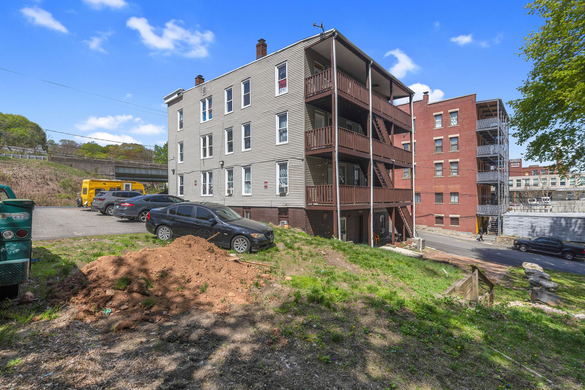 203 South Leonard Street