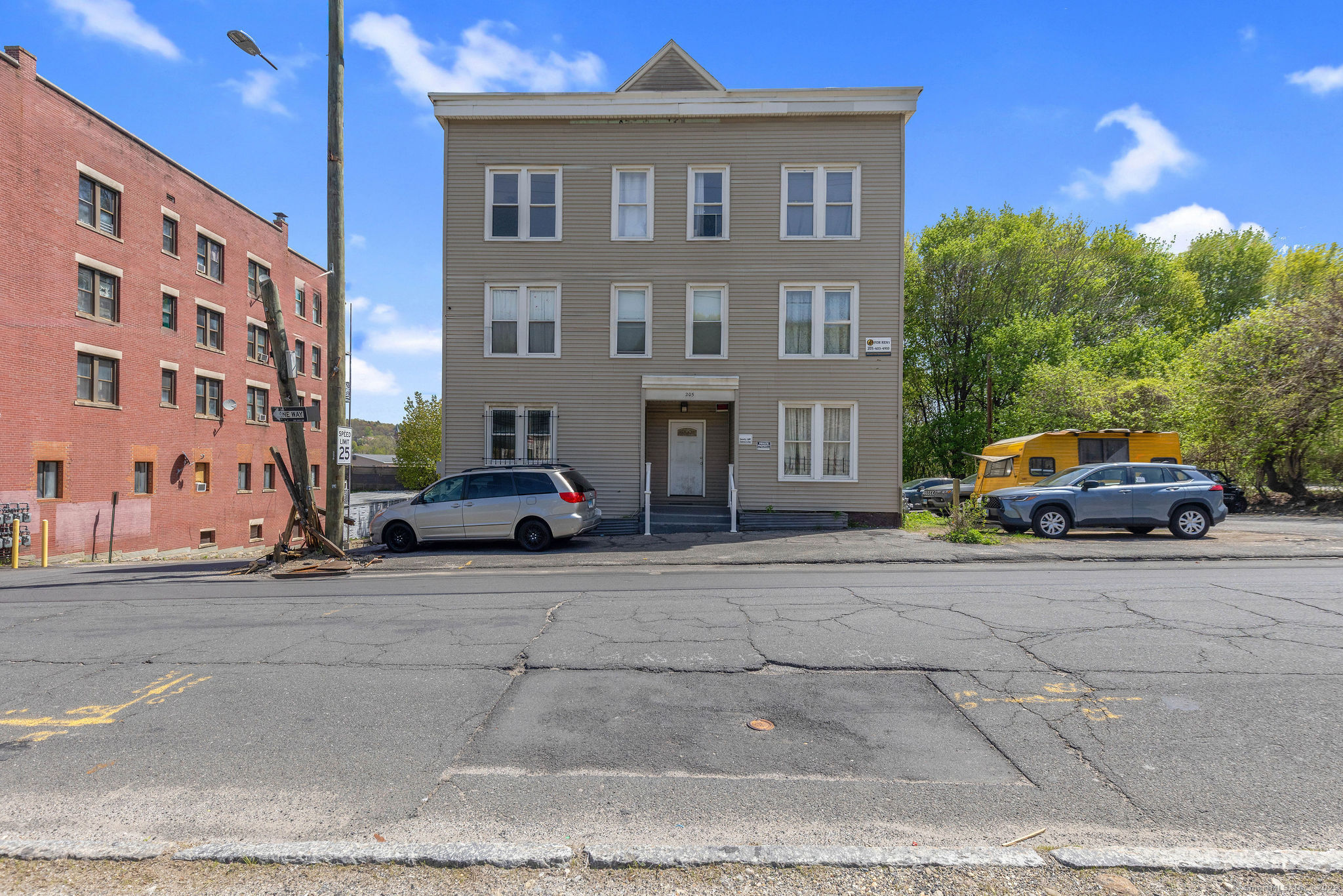 203 South Leonard Street
