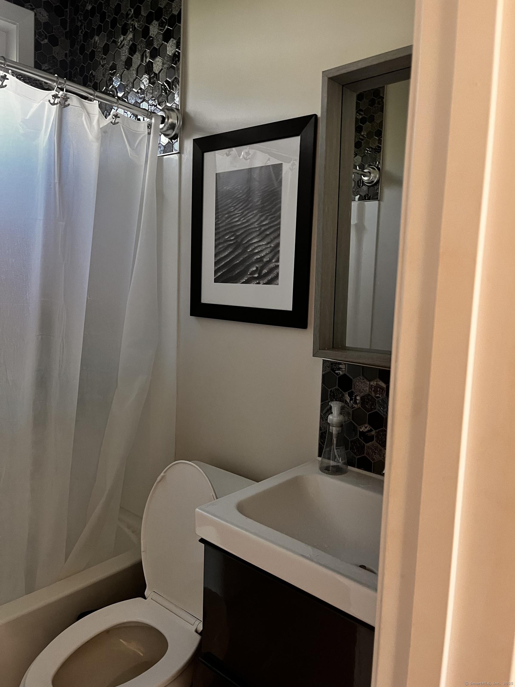 16 Songonosk Street, Windsor, Connecticut image 11