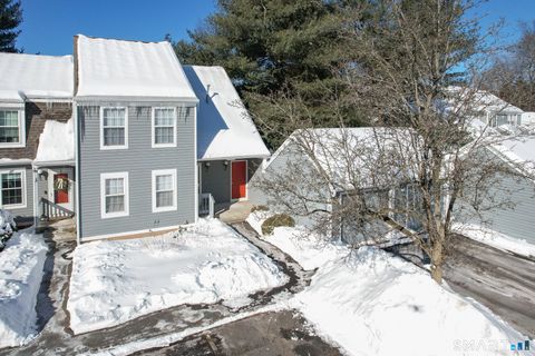 Tiny photo for 195 Oakland Street #APT A, Manchester, CT 06042 (MLS # 24148525)