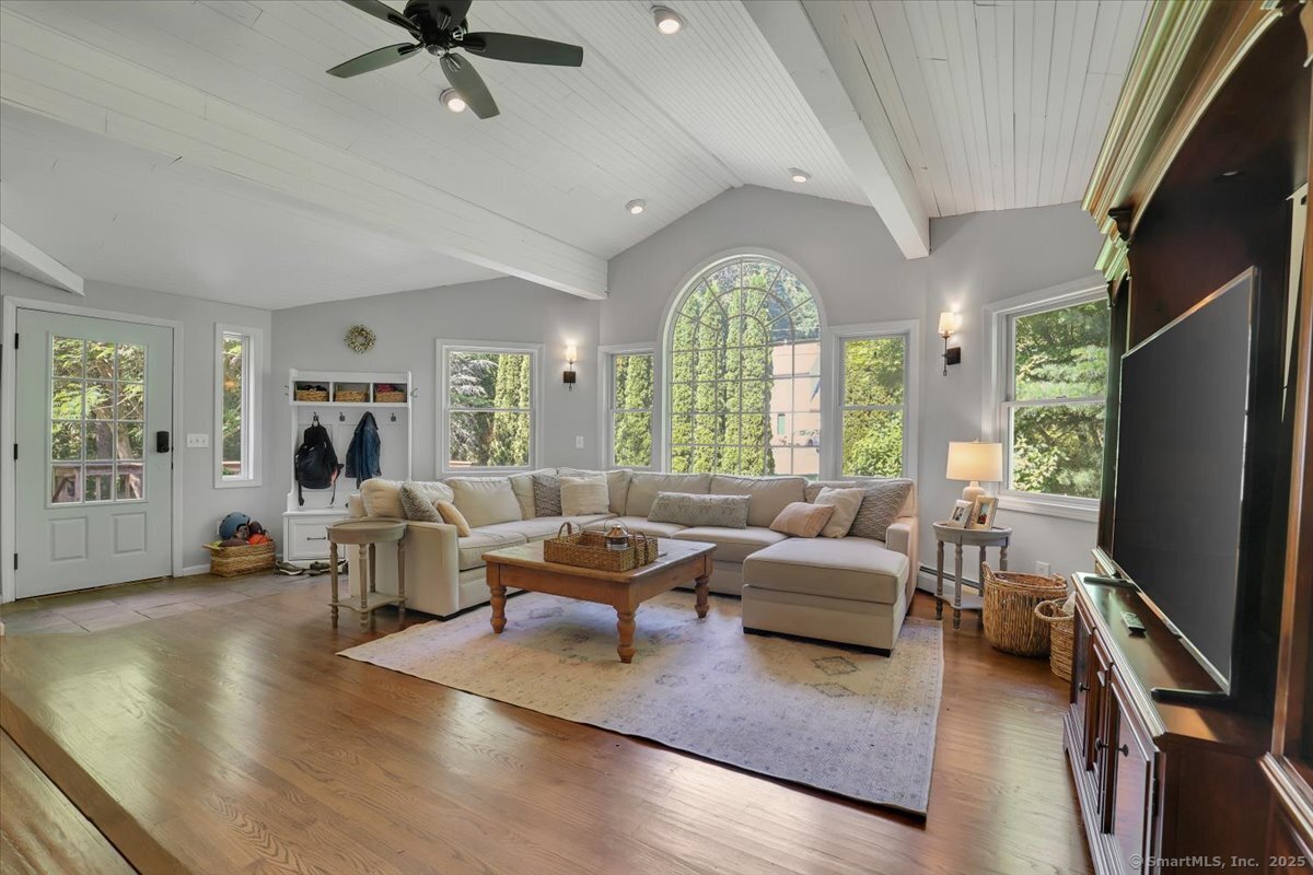 9 Madrina Lane