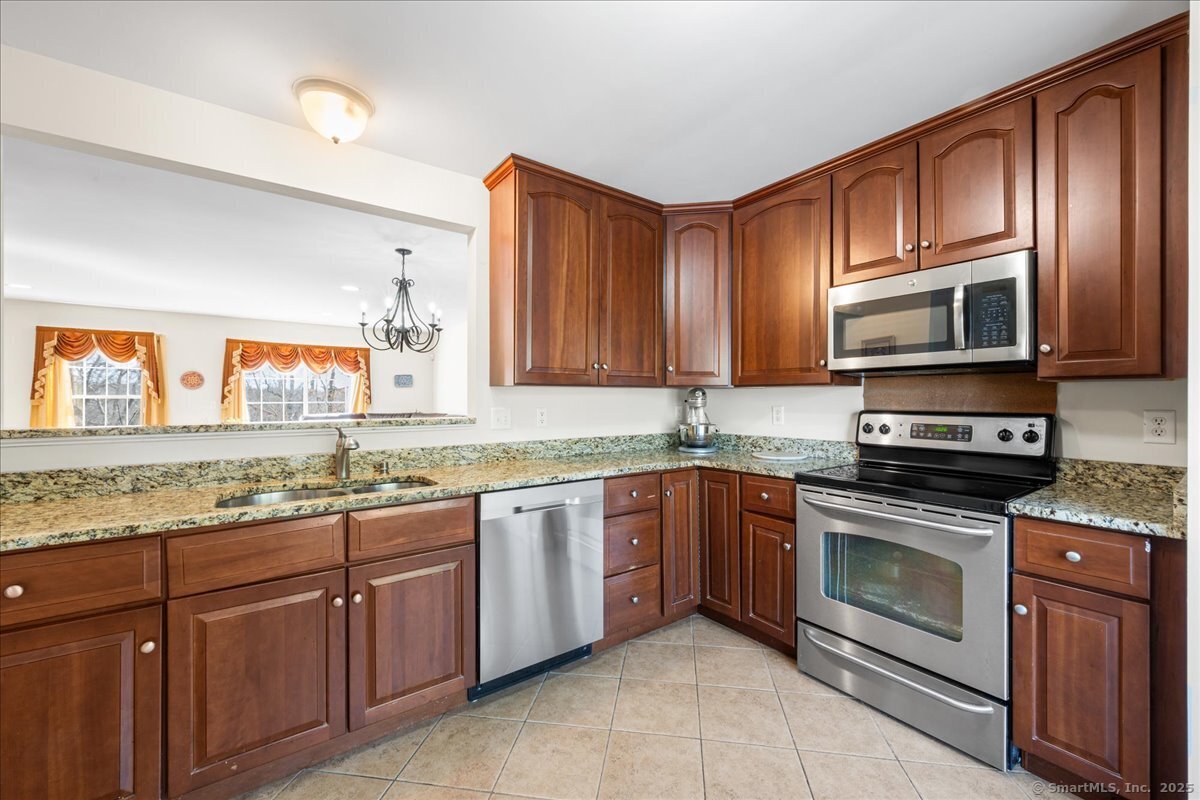 15 Freedom Way #91, East Lyme, Connecticut image 3