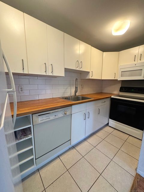 Tiny photo for 66 Mohawk Trail #66, Guilford, CT 06437 (MLS # 24148024)