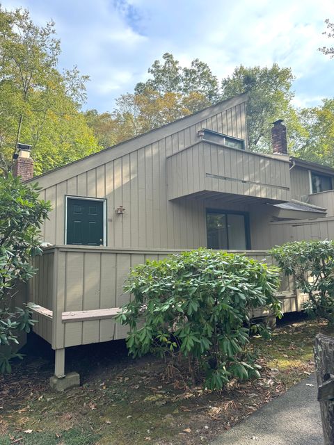 66 Mohawk Trail 66 Guilford CT 06437