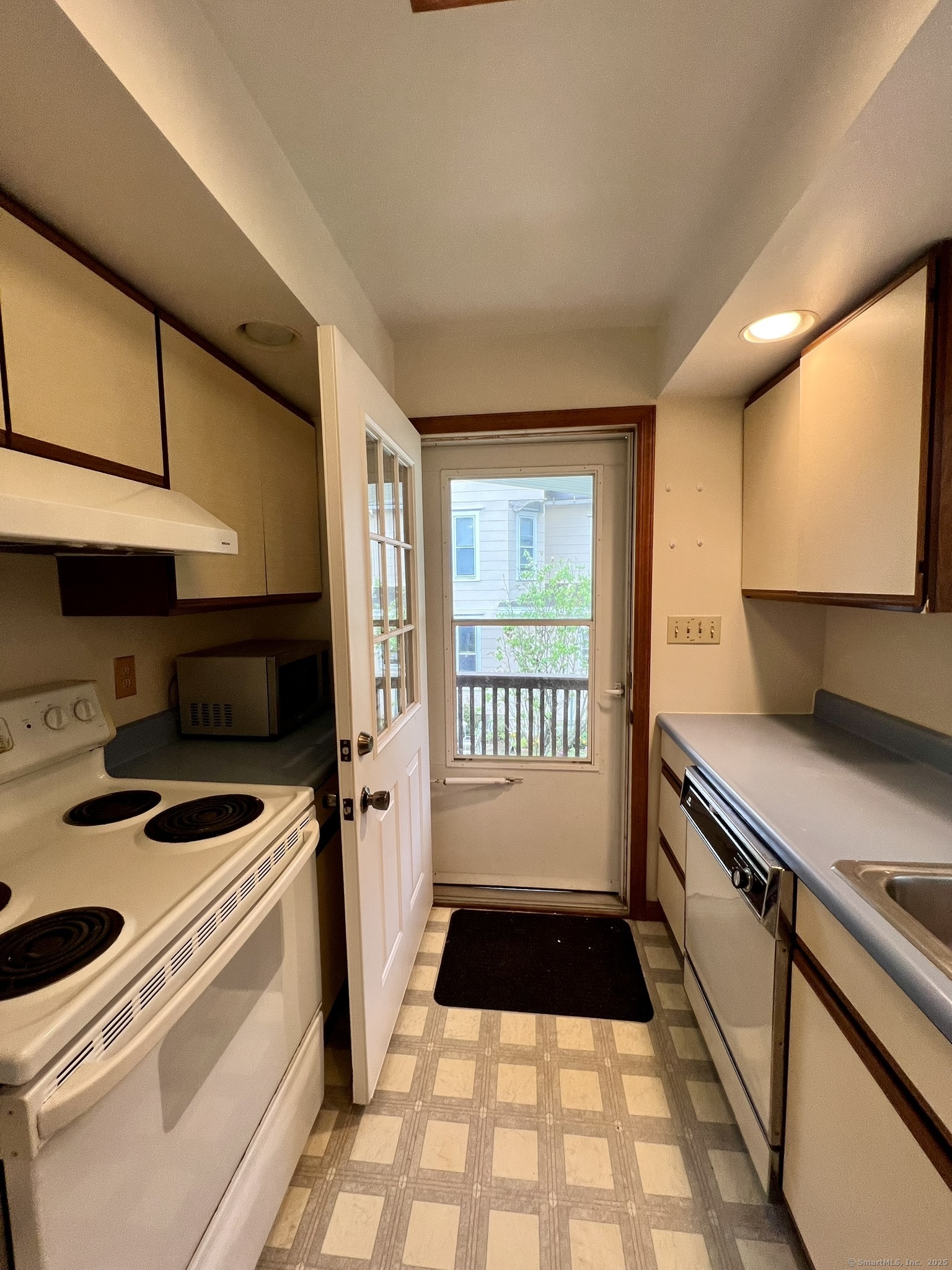 7 Golden Hill Street 2nd floor