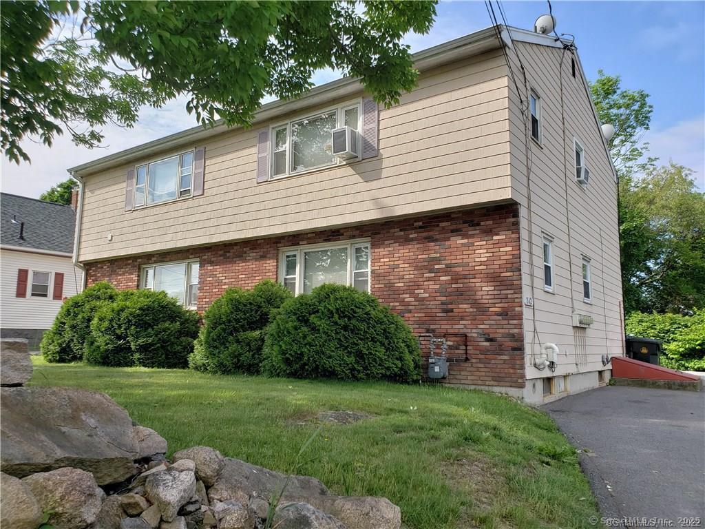 Rental Property at Bayonet Street 2, New London, Connecticut - Bedrooms: 1 
Bathrooms: 1 
Rooms: 3  - $1,400 MO.