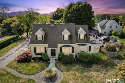 Photo of 899 Ocean Avenue, New London, CT 06320 (MLS # 24144551)