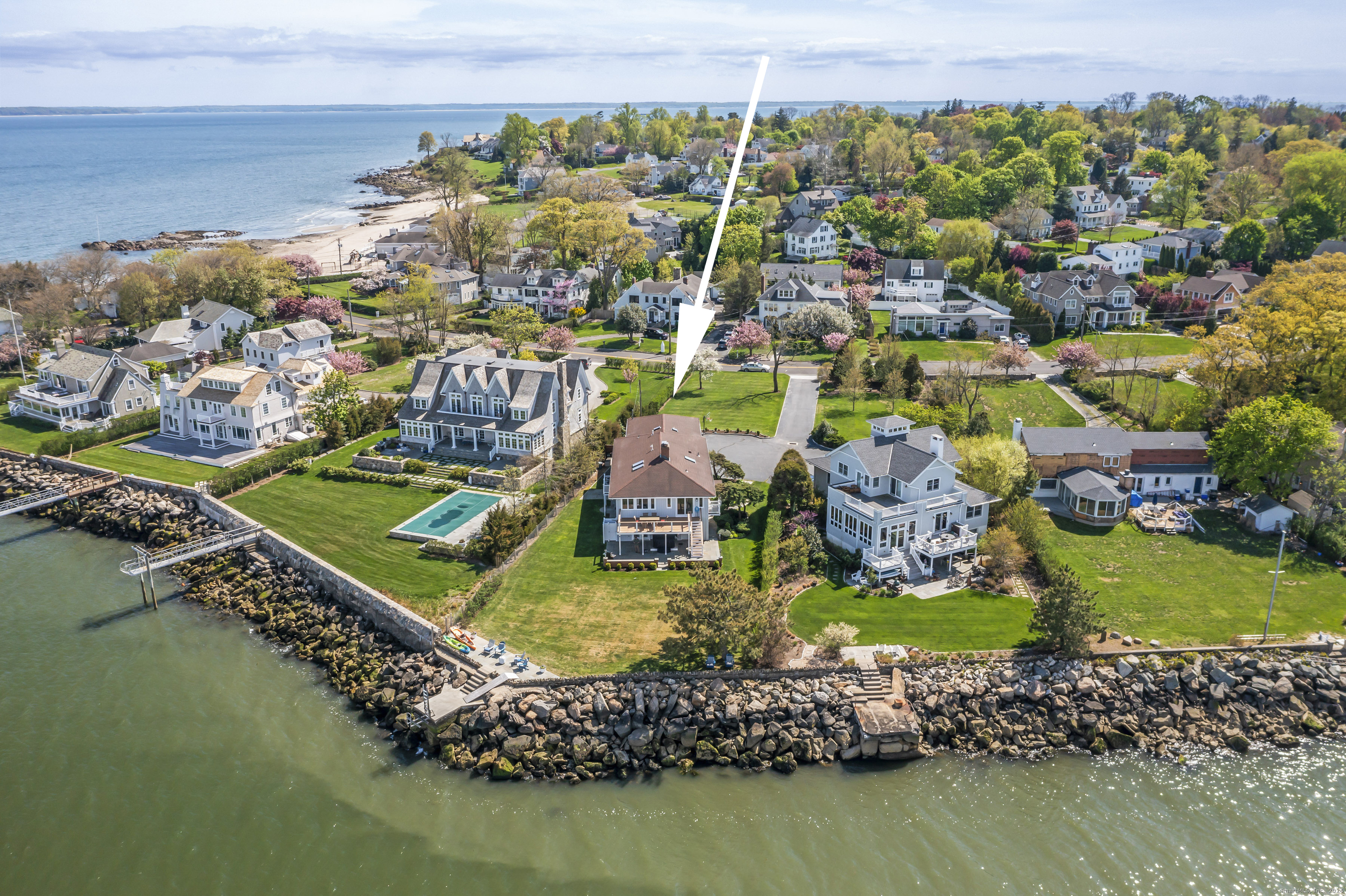 Rental Property at 70 Sea Beach Drive, Stamford, Connecticut - Bedrooms: 4 
Bathrooms: 5 
Rooms: 10  - $14,000 MO.