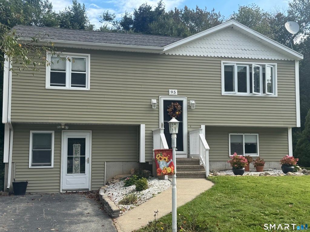 Photo of 95 Cottonwood Lane, Montville, CT 06382 (MLS # 24208968)