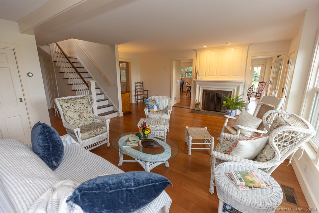 17 Agawam Avenue