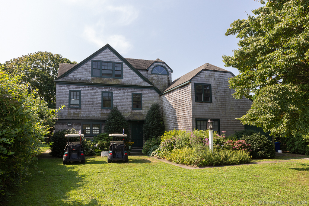 17 Agawam Avenue