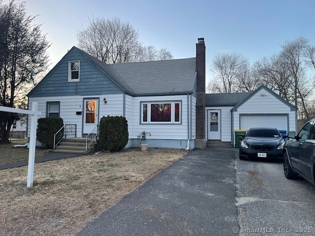 Rental Property at Sunfield Circle, Waterbury, Connecticut - Bedrooms: 4 
Bathrooms: 2 
Rooms: 6  - $2,995 MO.