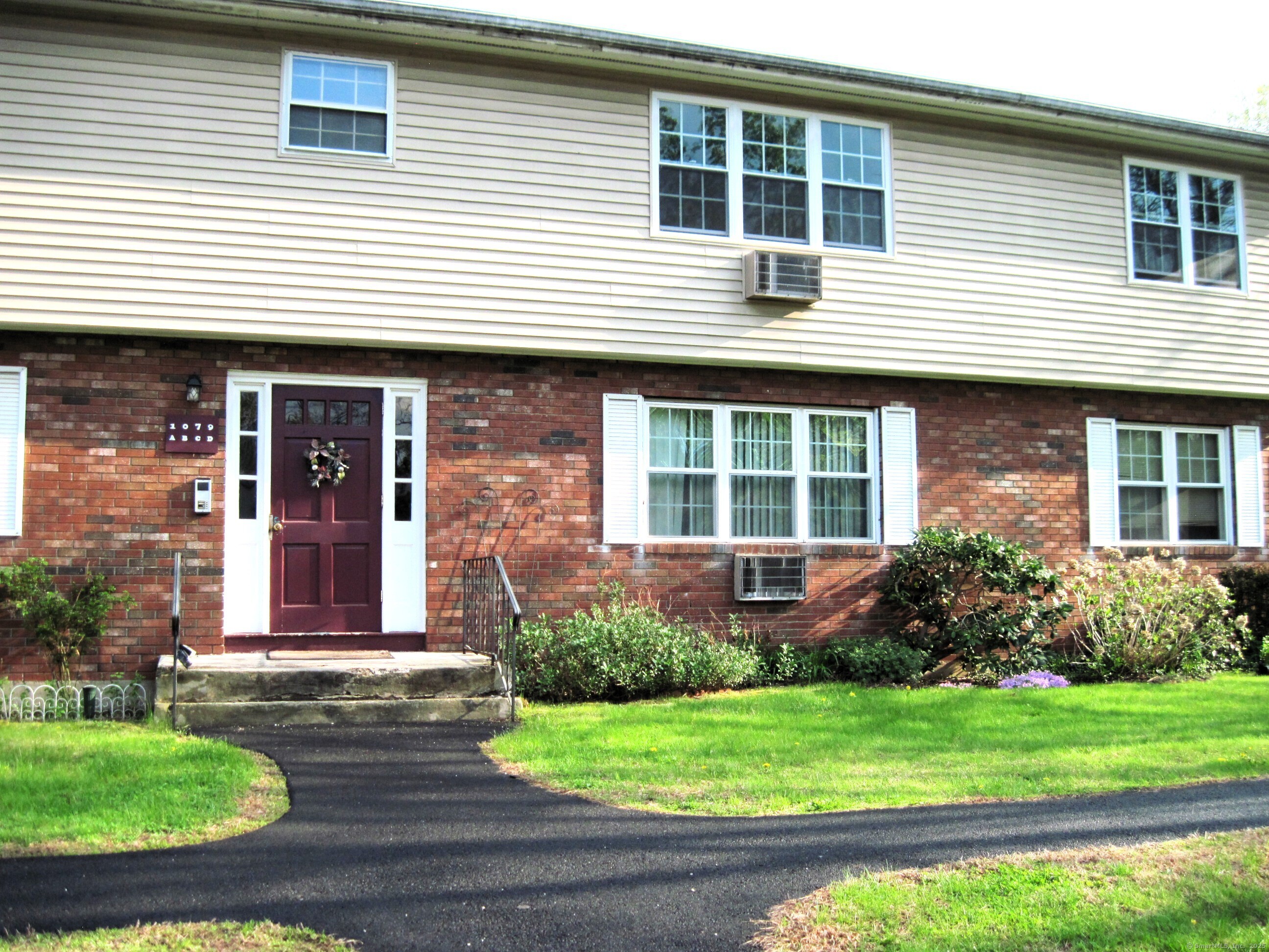 Photo 1 of Blue Hills Avenue Apt D, Bloomfield, Connecticut, $1,650, Web #: 24092479
