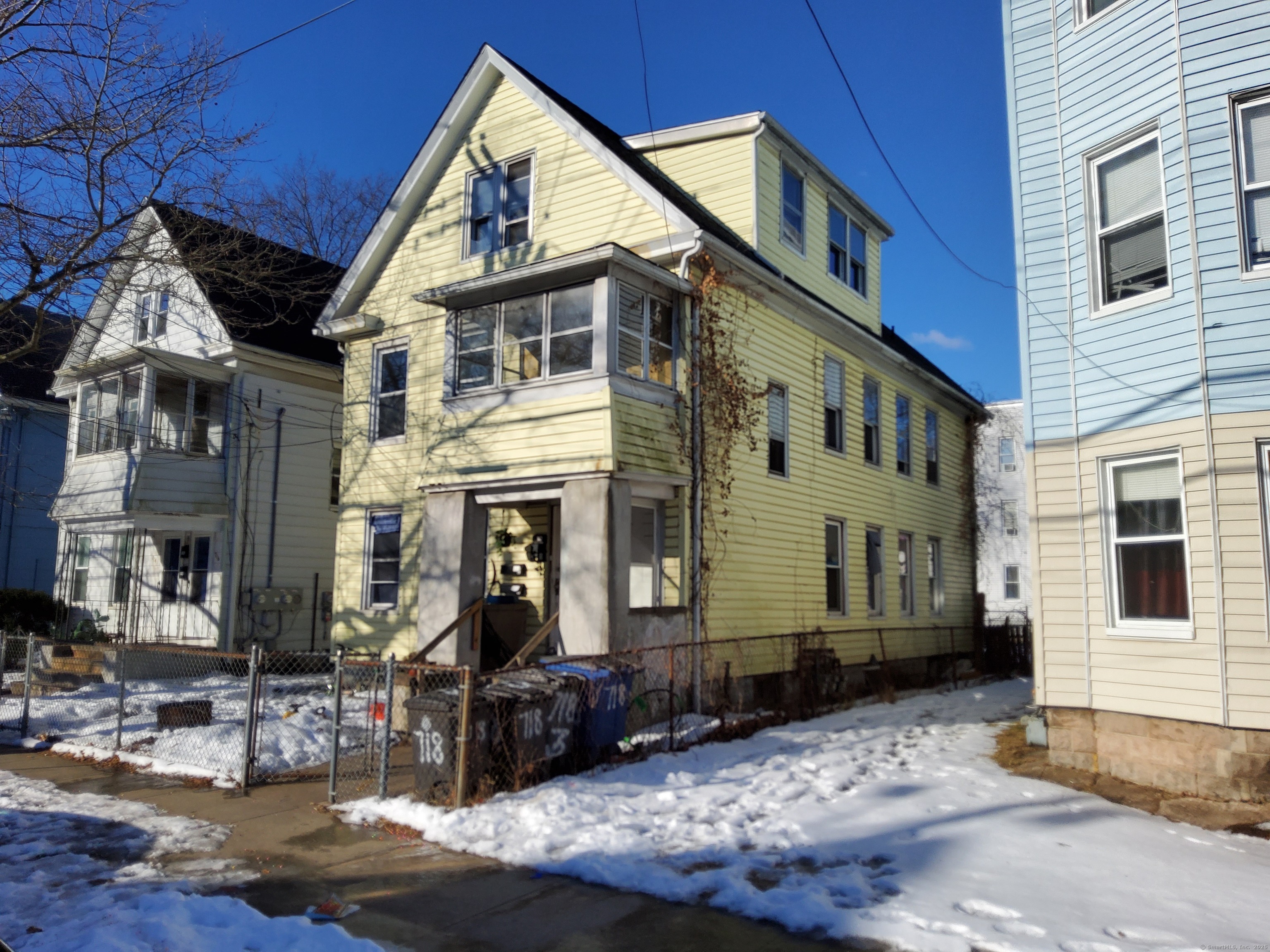 Rental Property at Winchester Avenue 2, New Haven, Connecticut - Bedrooms: 3 
Bathrooms: 1 
Rooms: 5  - $1,800 MO.