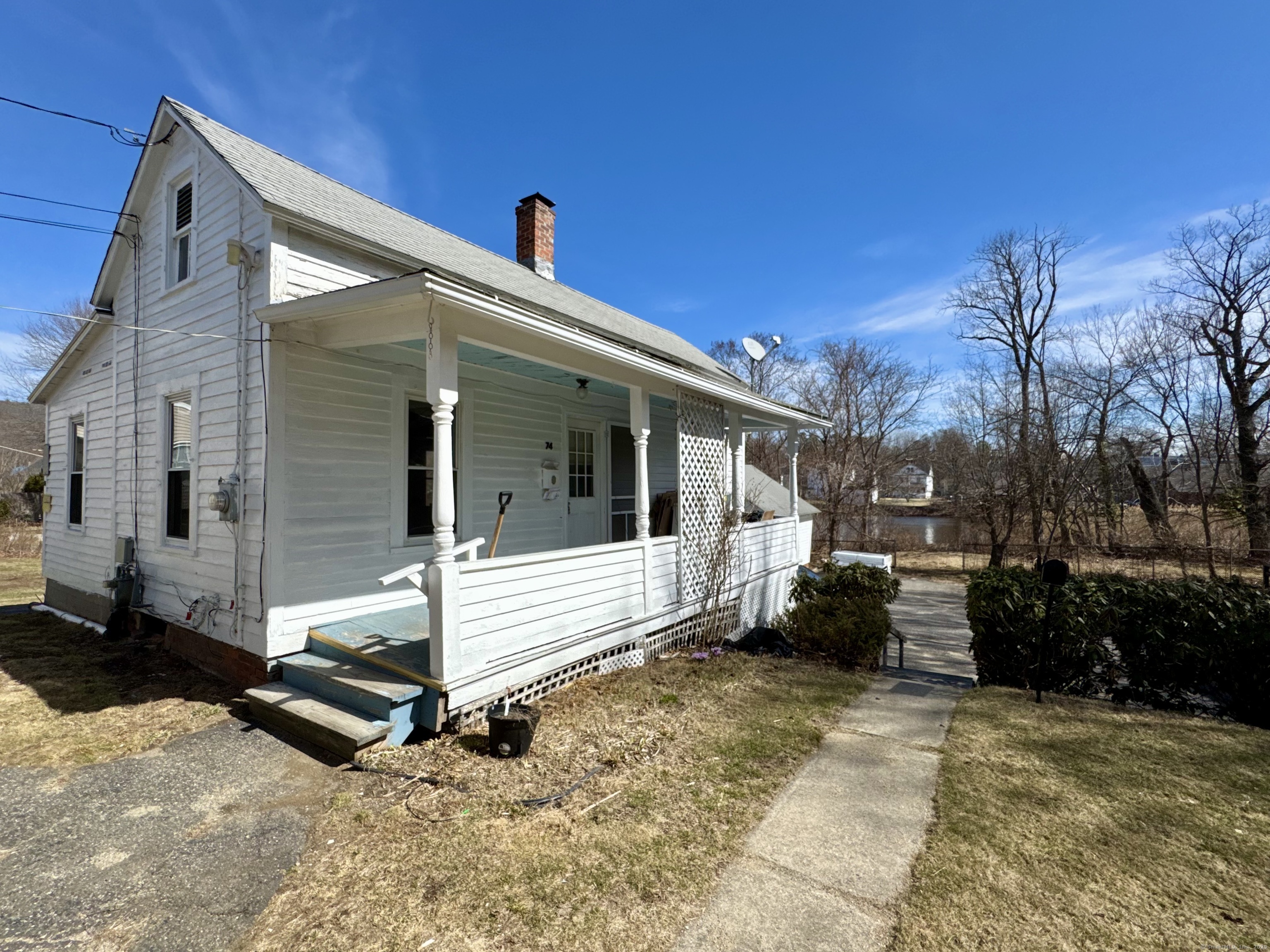 Rental Property at Riverside Avenue, Torrington, Connecticut - Bedrooms: 1 
Bathrooms: 1 
Rooms: 5  - $1,750 MO.