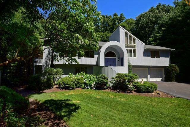 Photo 1 of 141 Old Hyde Road, Weston, Connecticut, $753,500, Web #: 99115007