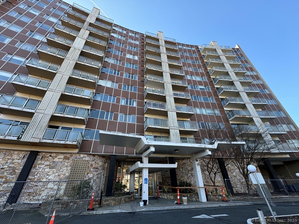 Property for Sale at Woodland Street 9L/M, Hartford, Connecticut - Bedrooms: 2 
Bathrooms: 2 
Rooms: 4  - $120,000