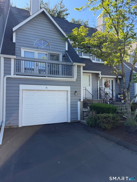 Condo For Sale - 16 Hawley Glen #16<br/> Stratford, CT 06614