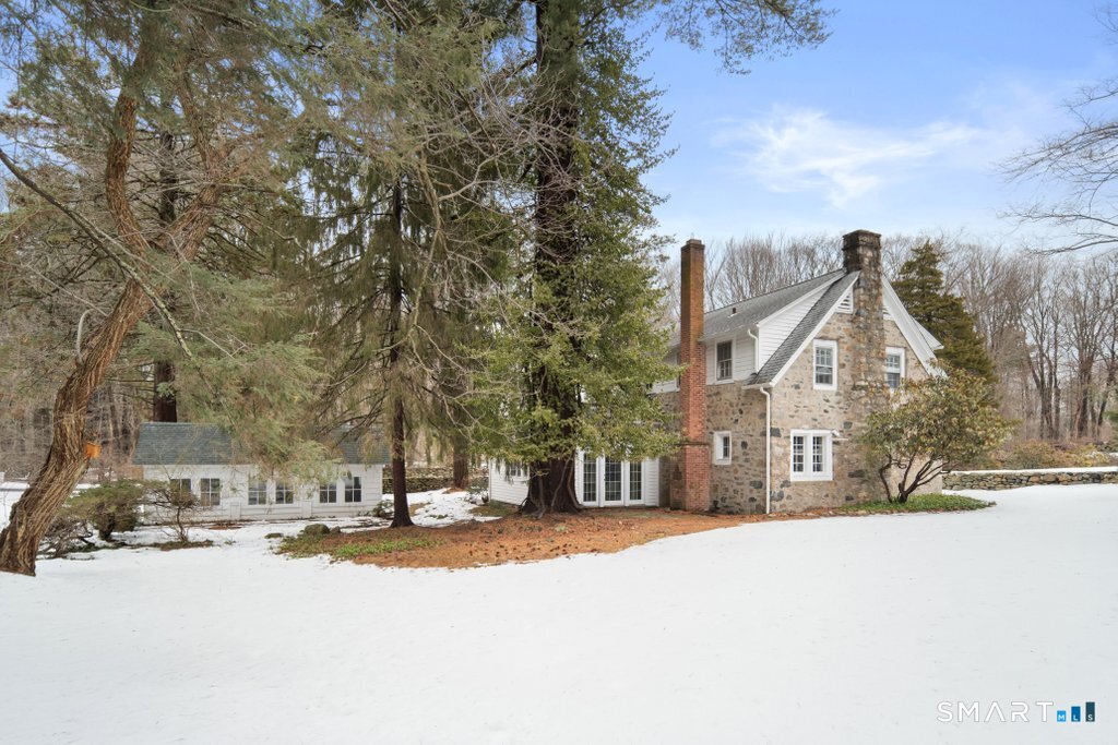 14 Chestnut Hill Road