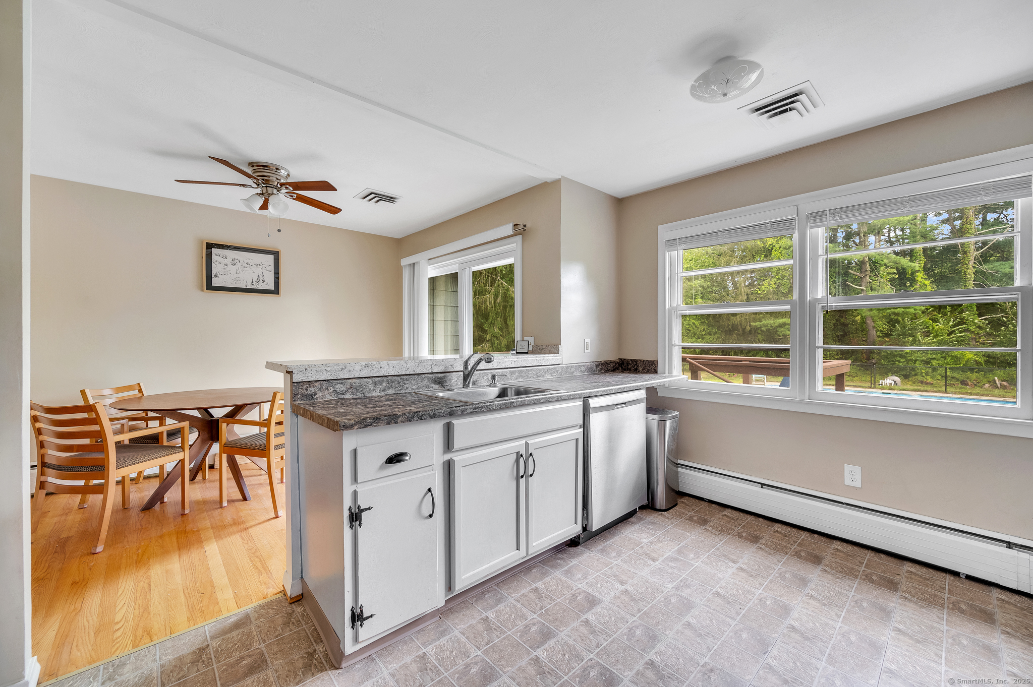 293 Tunxis Avenue
