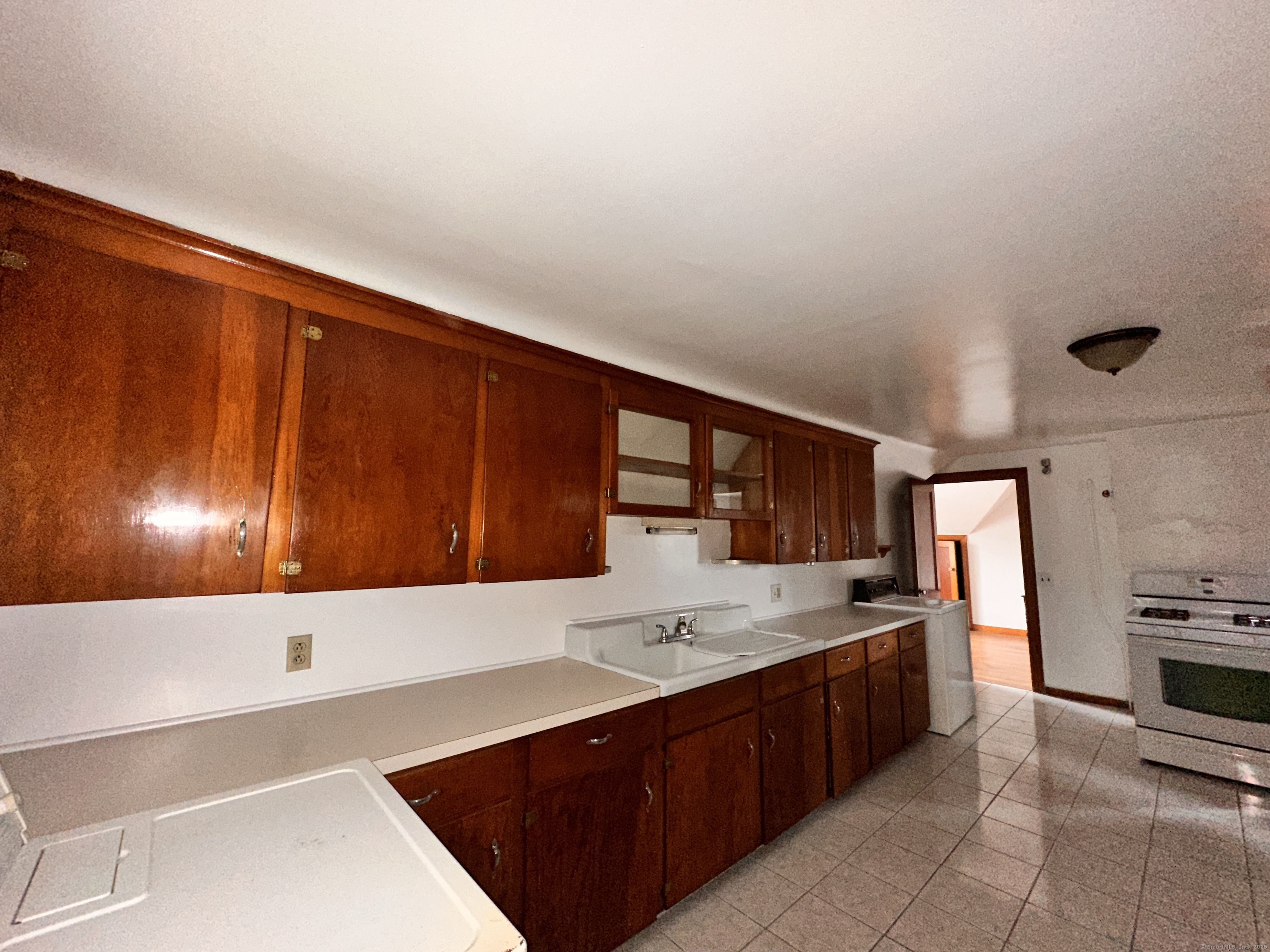 253 Olivia Street Third Floor