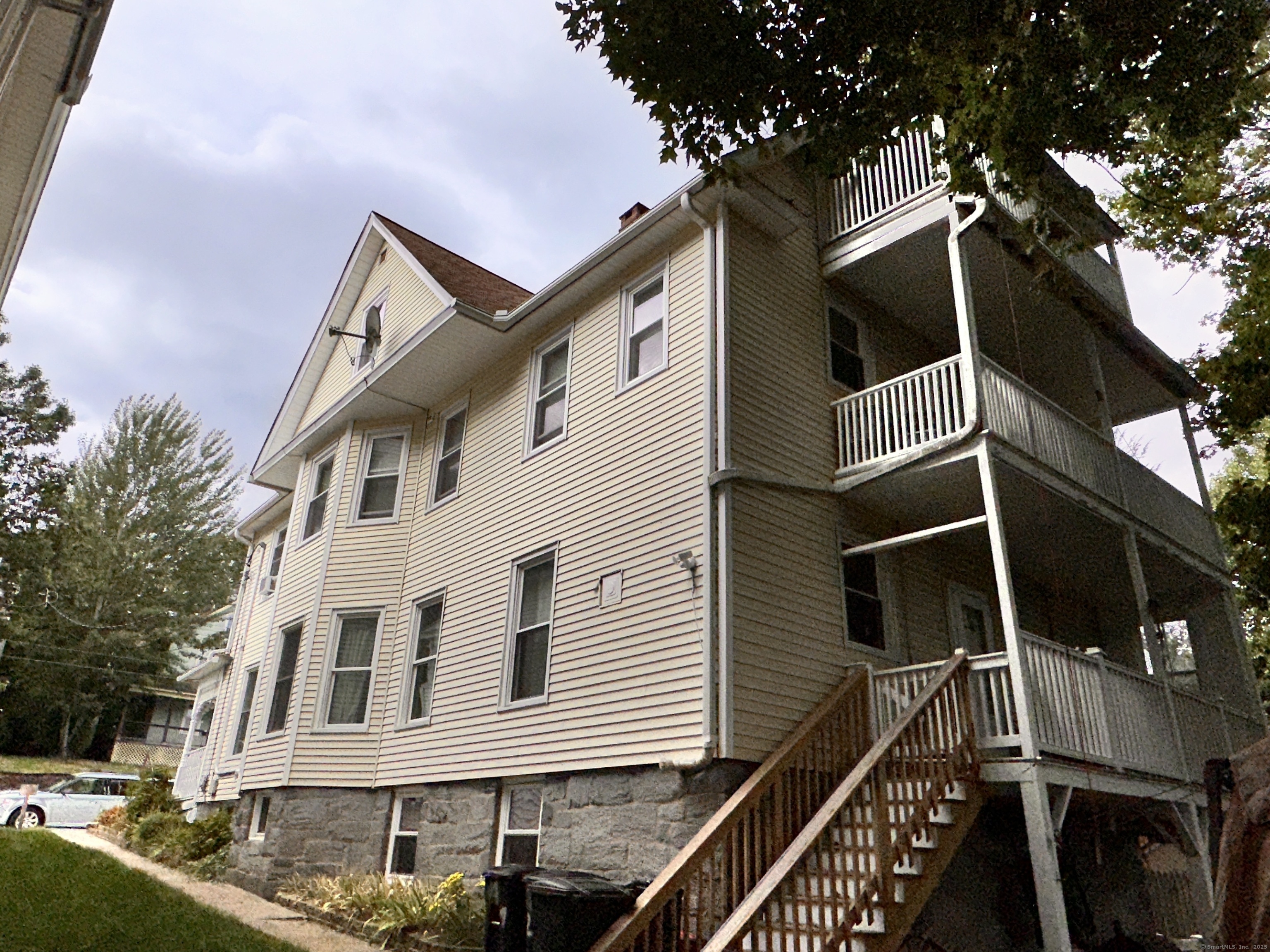 253 Olivia Street Third Floor