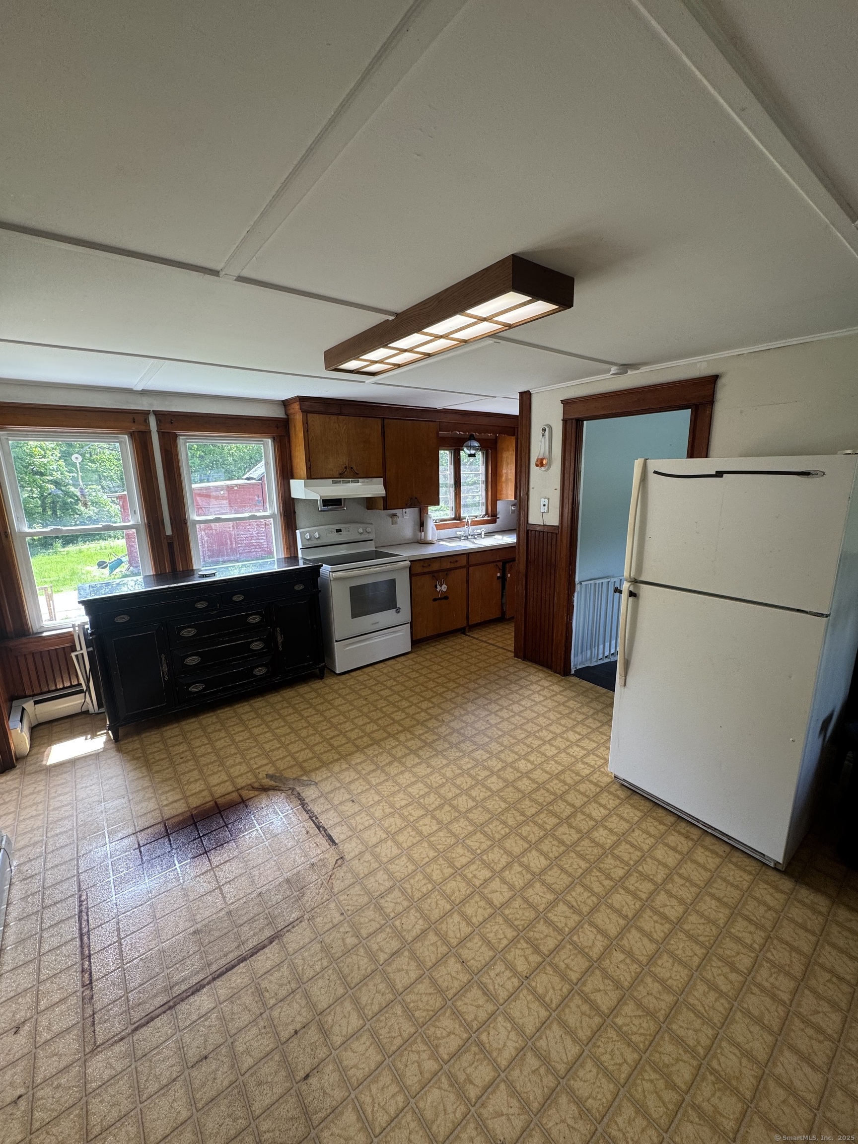 602 Pomfret Street, Putnam, Connecticut image 8
