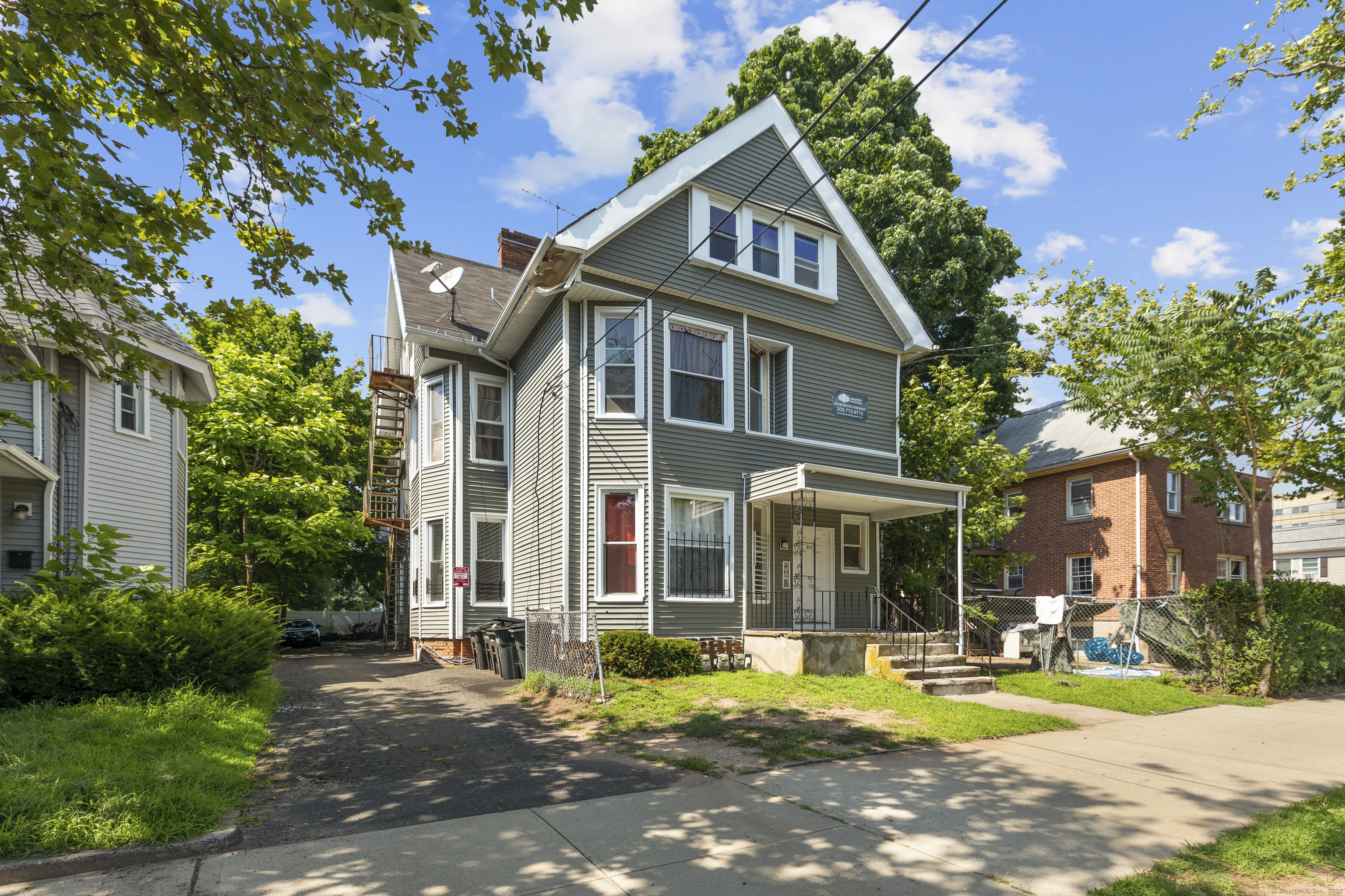 Davenport Avenue, New Haven, Connecticut - 6 Bedrooms  
5 Bathrooms  
18 Rooms - 