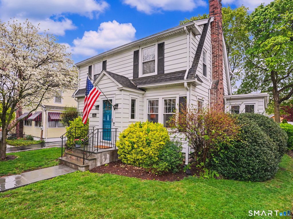 Photo of 11 Olmstead Place, Norwalk, CT 06855 (MLS # 24164524)