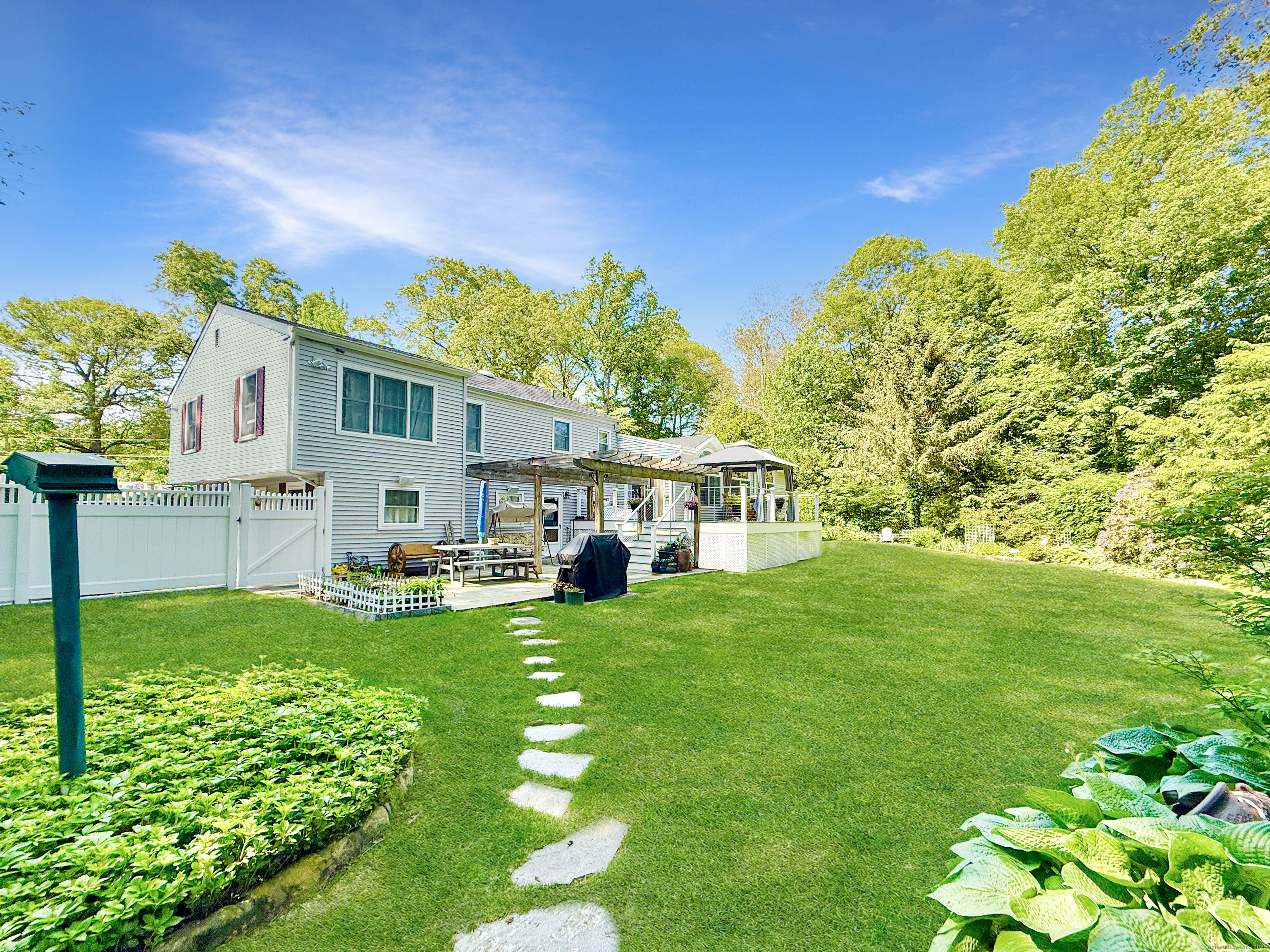 Stamford, Connecticut 06905, United States, 4 Bedrooms Bedrooms, ,3 BathroomsBathrooms,Residential,Active,154455