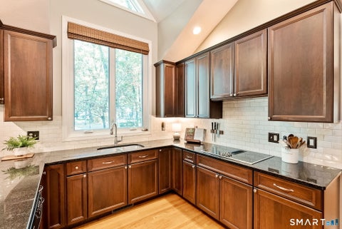 Tiny photo for 5 Beacon Heath, Farmington, CT 06032 (MLS # 24212484)